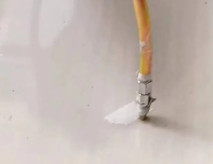 遵义市瓷砖空鼓维修公司专业解答在瓷砖铺贴过程中，如果使用的砂料过粗（如全部使用了粗砂），可能会导致以下问题